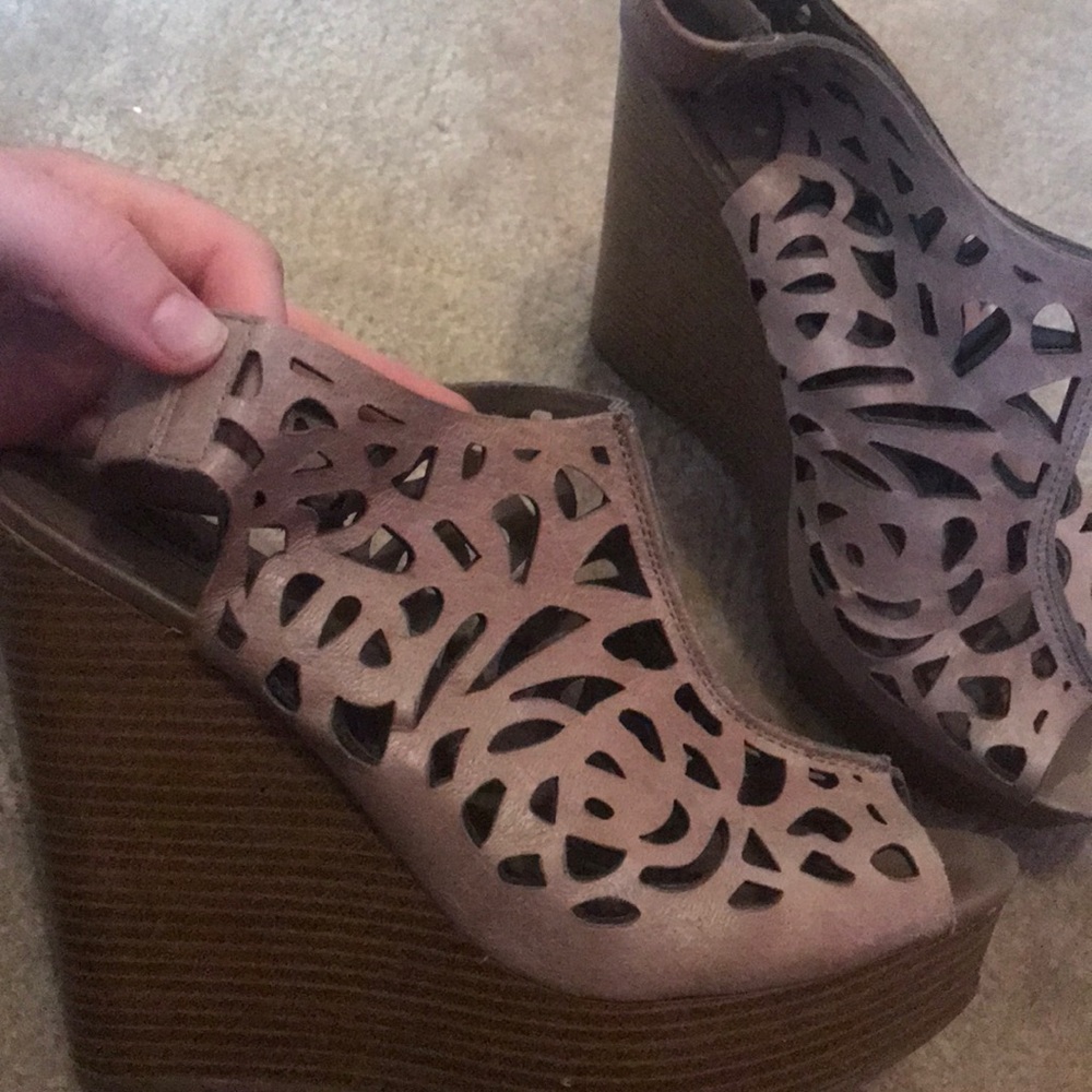 Detailed wedges